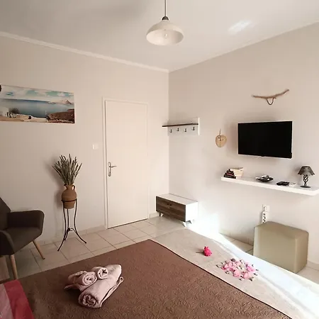 G.s. 1 Apartment *