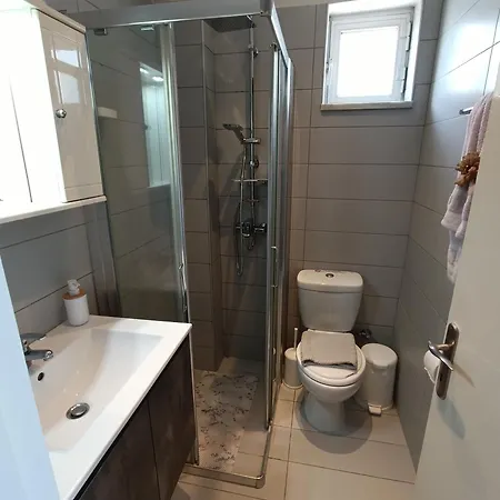 G.s. 1 Apartment *